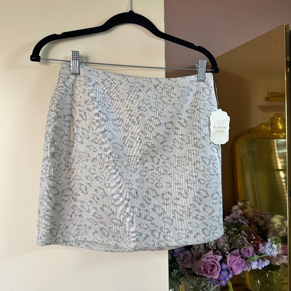Altar'd State Dresses & Skirts - NWT Altar’d State Gray Leopard A Line Skirt